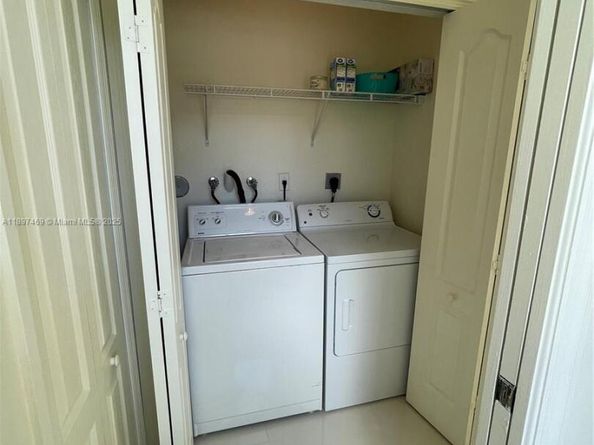 7317 NW 174th Ter 102, Hialeah FL 33015