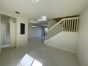 7317 NW 174th Ter 102, Hialeah FL 33015