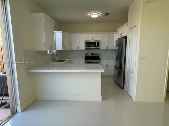 7317 NW 174th Ter 102, Hialeah FL 33015