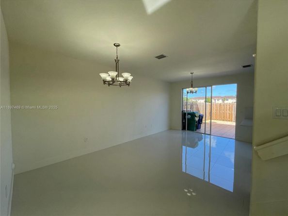 7317 NW 174th Ter 102, Hialeah FL 33015