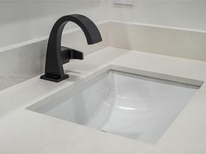 281-283 NW 52nd St, Miami FL 33127