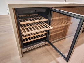 281-283 NW 52nd St, Miami FL 33127