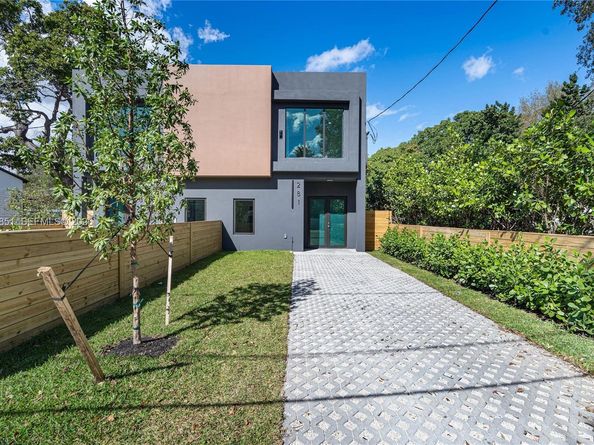 281-283 NW 52nd St, Miami FL 33127