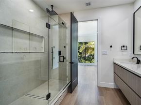 281-283 NW 52nd St, Miami FL 33127