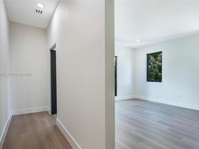 281-283 NW 52nd St, Miami FL 33127