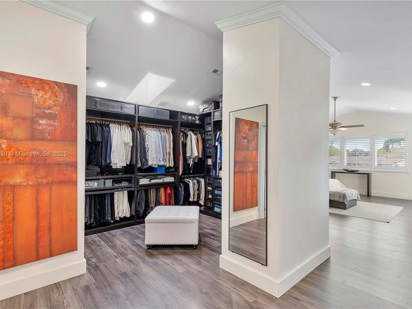 20230 NW 7th St, Pembroke Pines FL 33029