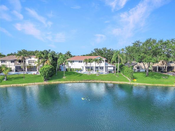 20230 NW 7th St, Pembroke Pines FL 33029