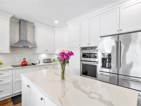 20230 NW 7th St, Pembroke Pines FL 33029