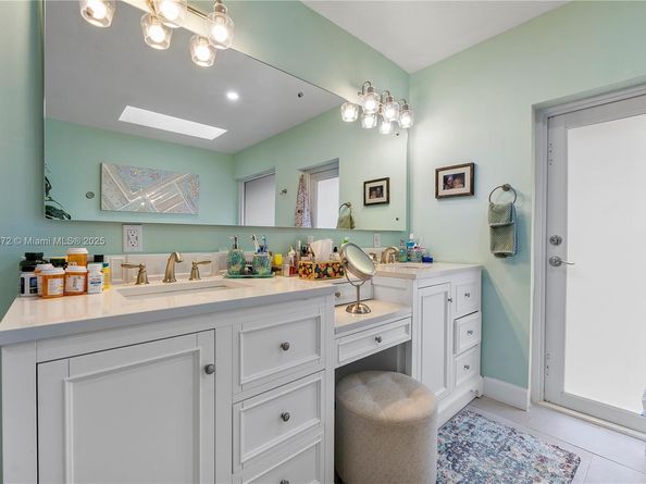 17640 Old Cutler Rd, Palmetto Bay FL 33157