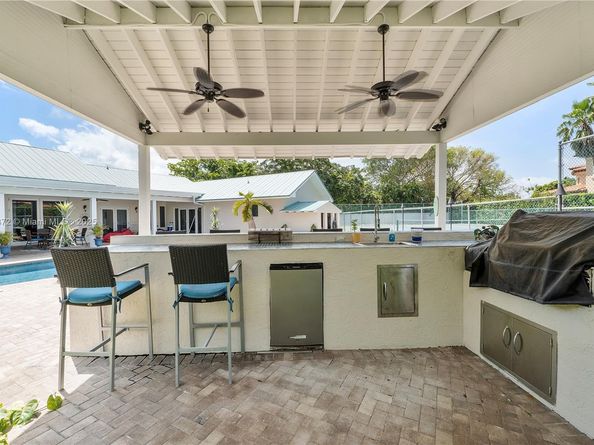17640 Old Cutler Rd, Palmetto Bay FL 33157