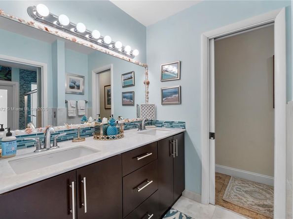 17640 Old Cutler Rd, Palmetto Bay FL 33157