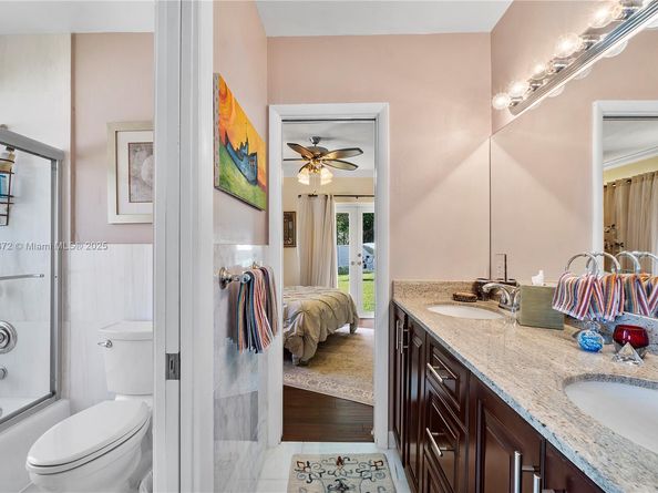 17640 Old Cutler Rd, Palmetto Bay FL 33157