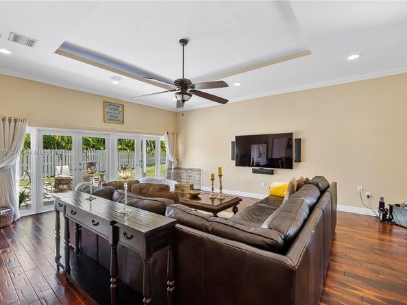 17640 Old Cutler Rd, Palmetto Bay FL 33157