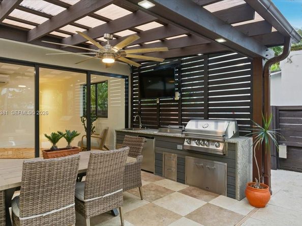 1737 SW 10th St, Miami FL 33135