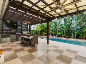 1737 SW 10th St, Miami FL 33135