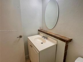 4879 N Hemingway Cir, Margate FL 33063