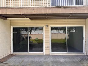 4879 N Hemingway Cir, Margate FL 33063