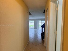 4879 N Hemingway Cir, Margate FL 33063