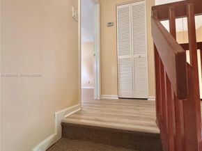 4879 N Hemingway Cir, Margate FL 33063