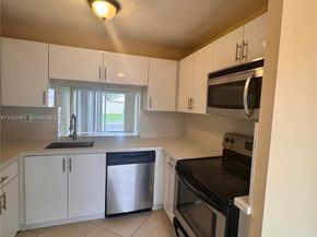 4879 N Hemingway Cir, Margate FL 33063