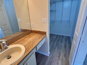 4879 N Hemingway Cir, Margate FL 33063