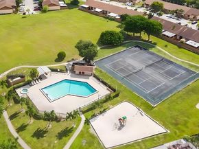 6708 NW 193rd Ter, Hialeah FL 33015