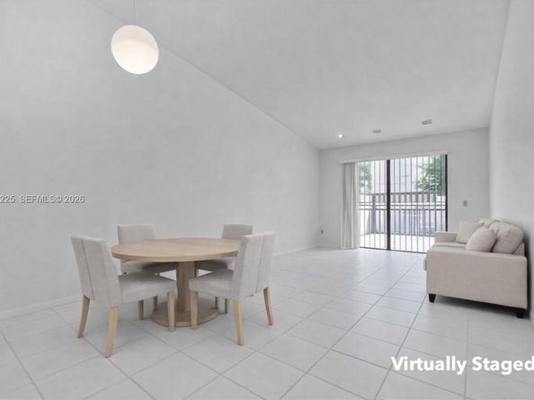 6708 NW 193rd Ter, Hialeah FL 33015