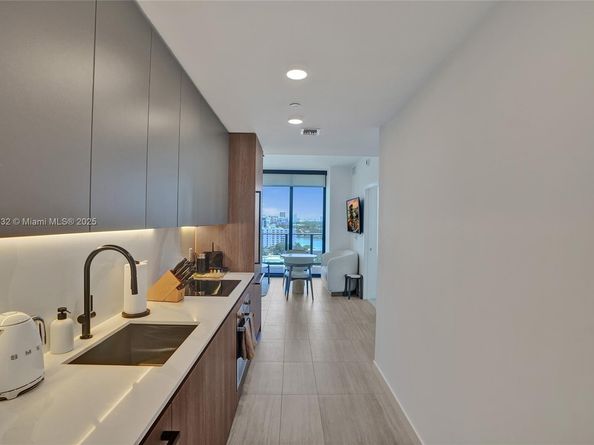 580 72nd St 1208, Miami Beach FL 33141