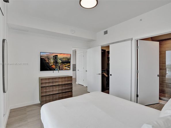 580 72nd St 1208, Miami Beach FL 33141