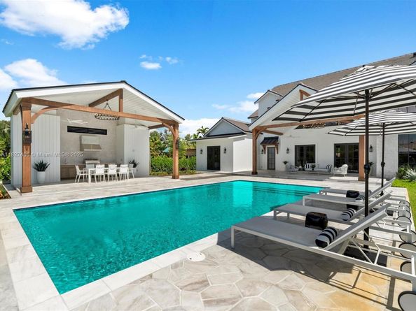7930 SW 58th St, Miami FL 33143
