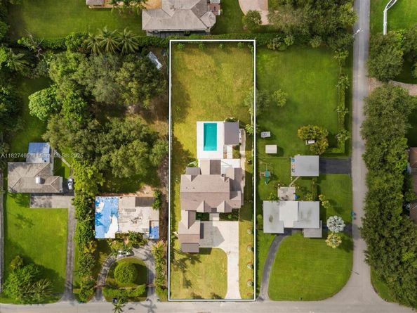 7930 SW 58th St, Miami FL 33143