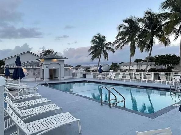14212 SW 121st Pl 6, Miami FL 33186