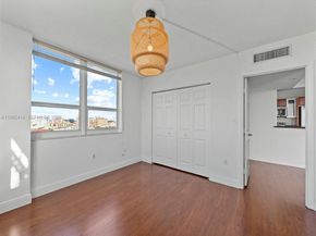 3232 SW 22nd Ter 1609, Miami FL 33145