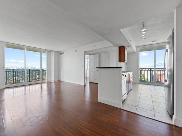 3232 SW 22nd Ter 1609, Miami FL 33145