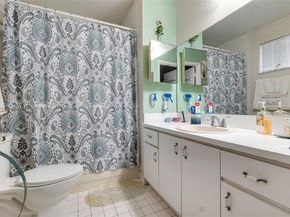 7698 W 34th Ln 10202, Hialeah FL 33018