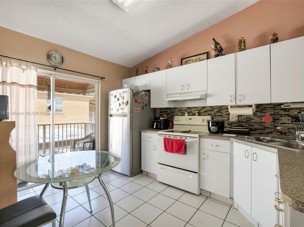 7698 W 34th Ln 10202, Hialeah FL 33018