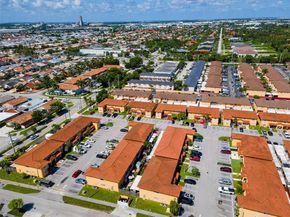 7698 W 34th Ln 10202, Hialeah FL 33018