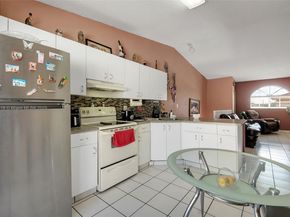7698 W 34th Ln 10202, Hialeah FL 33018