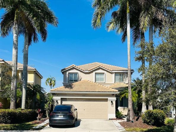 920 Golden Cane Dr, Weston FL 33327