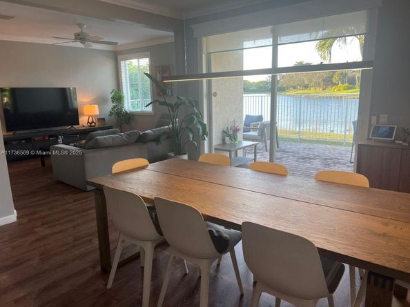920 Golden Cane Dr, Weston FL 33327