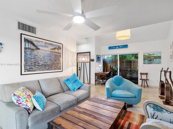 3235 Mcdonald St 5, Miami FL 33133