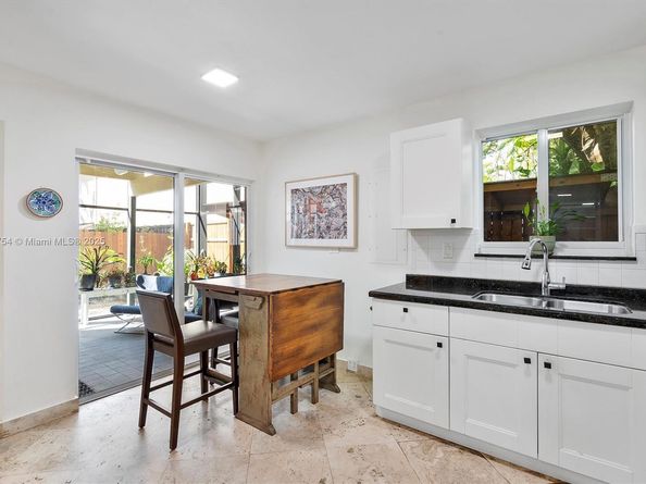 3235 Mcdonald St 5, Miami FL 33133