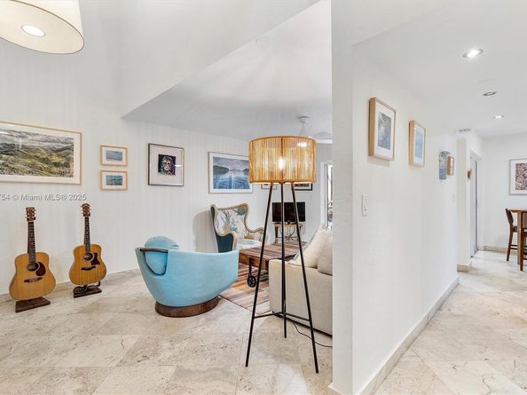 3235 Mcdonald St 5, Miami FL 33133