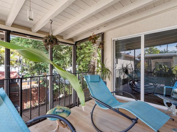 3235 Mcdonald St 5, Miami FL 33133