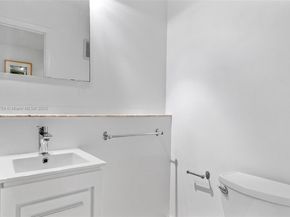 3235 Mcdonald St 5, Miami FL 33133