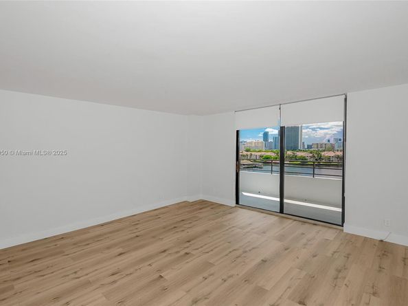 2500 Parkview Dr 821, Hallandale Beach FL 33009