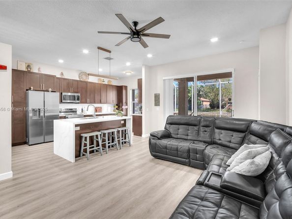 4362 NW 44th Ter, Coconut Creek FL 33073