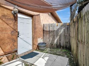 421 NW 77th Way, Pembroke Pines FL 33024