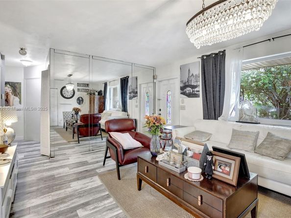 421 NW 77th Way, Pembroke Pines FL 33024