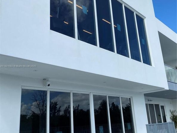 7227 NW 103rd Path, Doral FL 33178